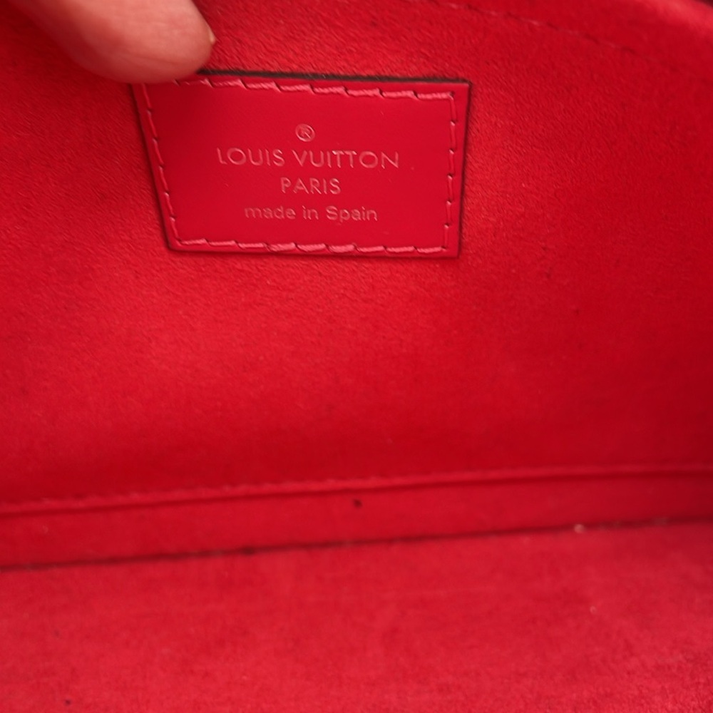 Authentic Louis Vuitton Neverfull Tote in Epi Leather - Picture 16 of 17